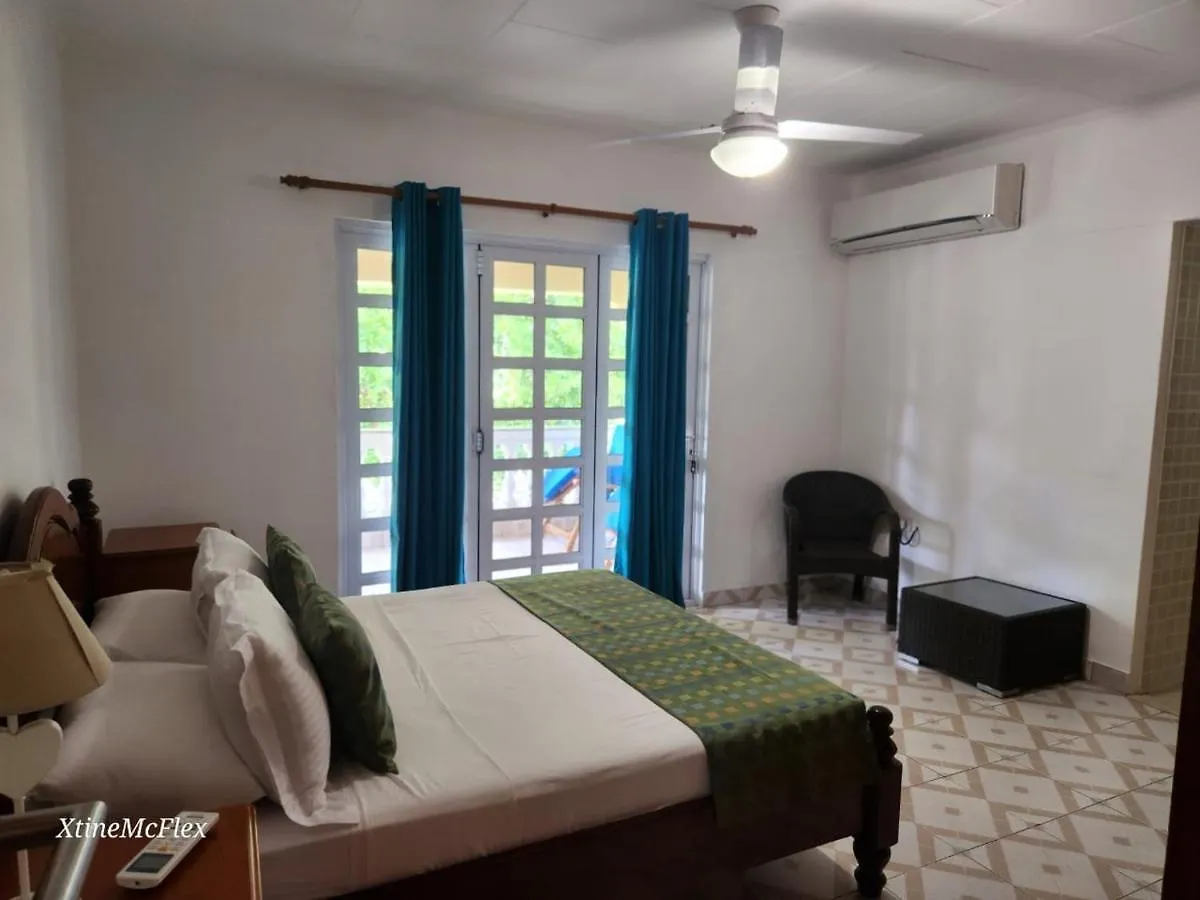 Captain'S Villa Takamaka