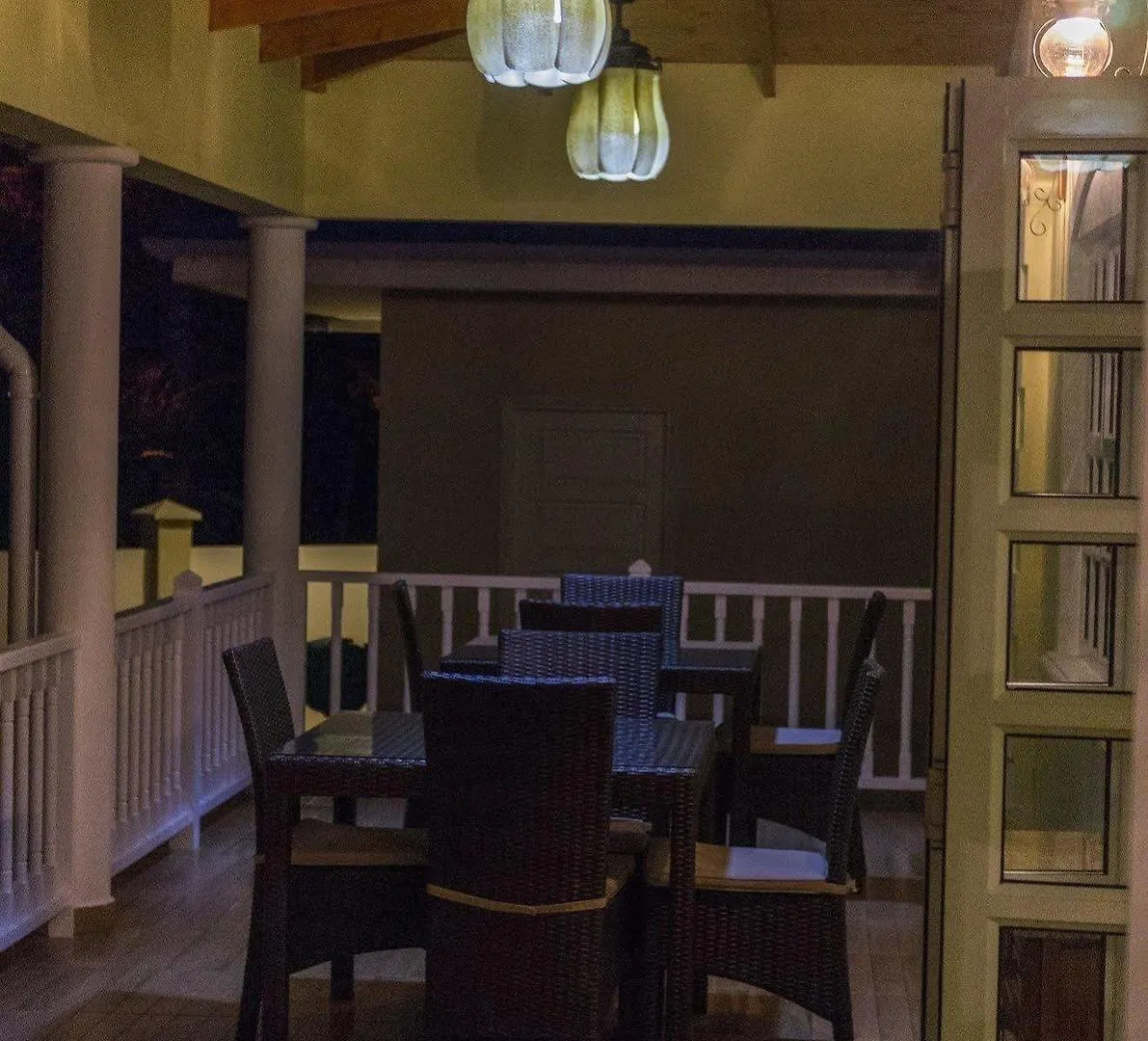 Captain'S Villa Takamaka