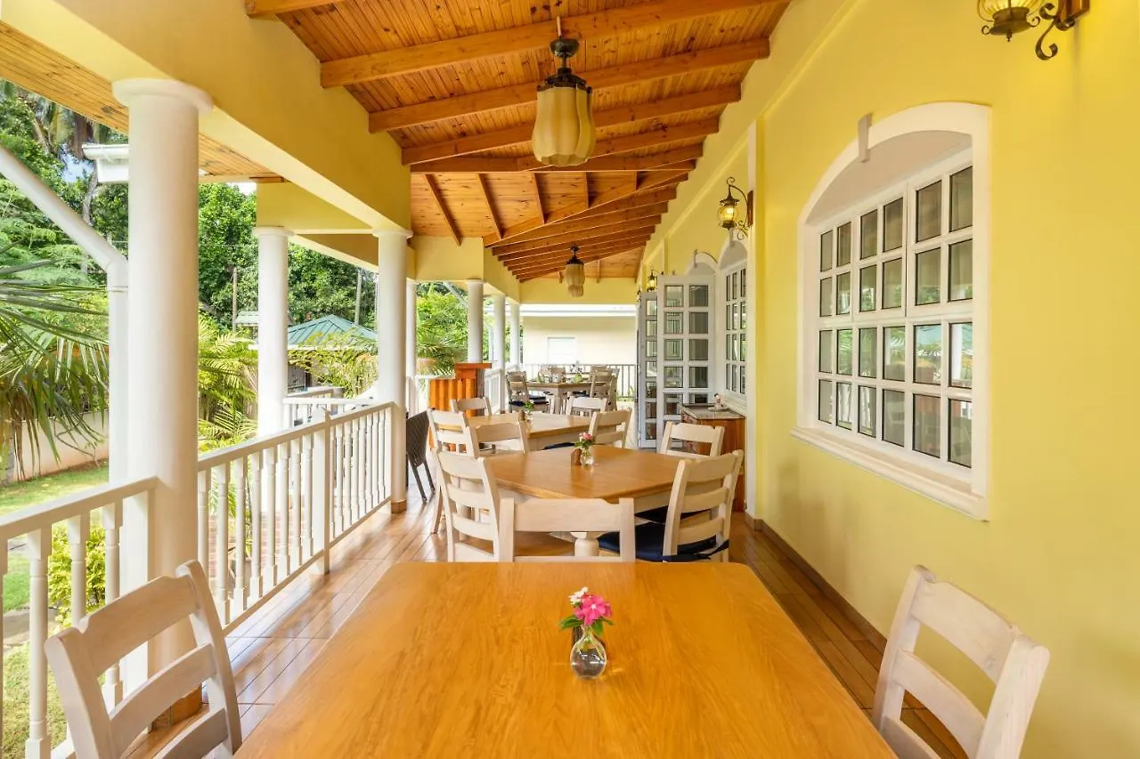 Captain'S Villa Takamaka